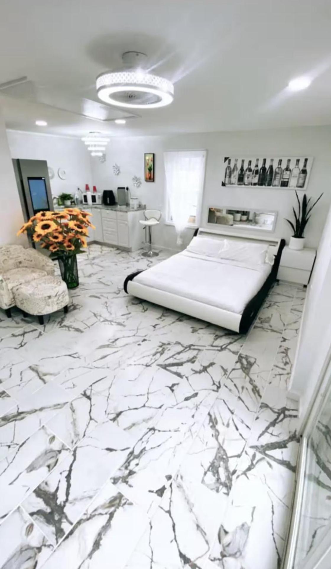 Studio Guest House *